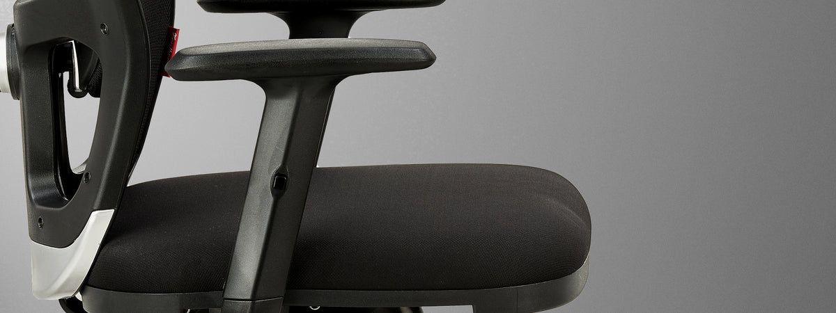 4-way adjustable armrest detail